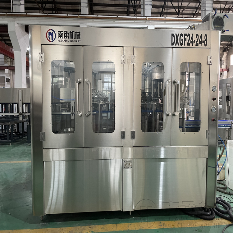 碳酸飲料灌裝機(jī)的特點