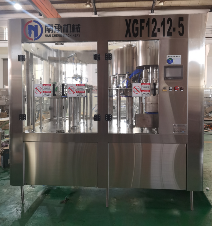 三合一液體灌裝機(jī)